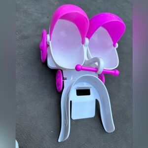 Zhu Zhu Pets Double Stroller with 2 babies Zhu Zhu pets.